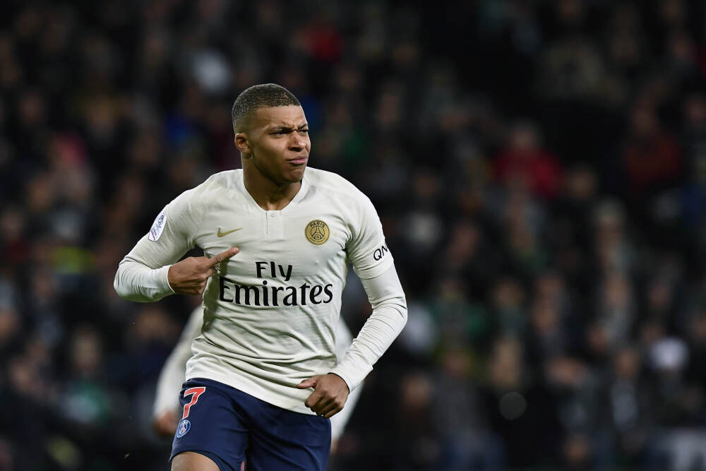 高效通关促开放 守护国门显担当